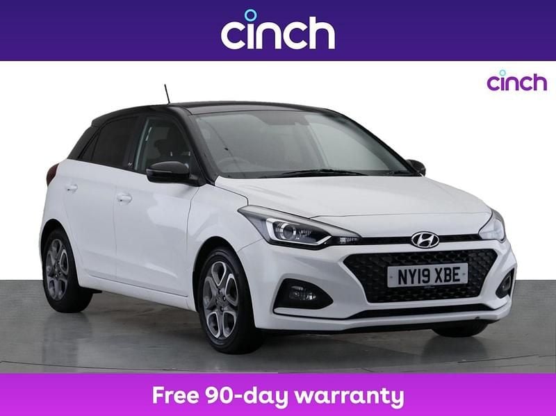 White Used 2019 Hyundai i20 Hatchback | £9,389 (A bit pricey) - Image 1/3