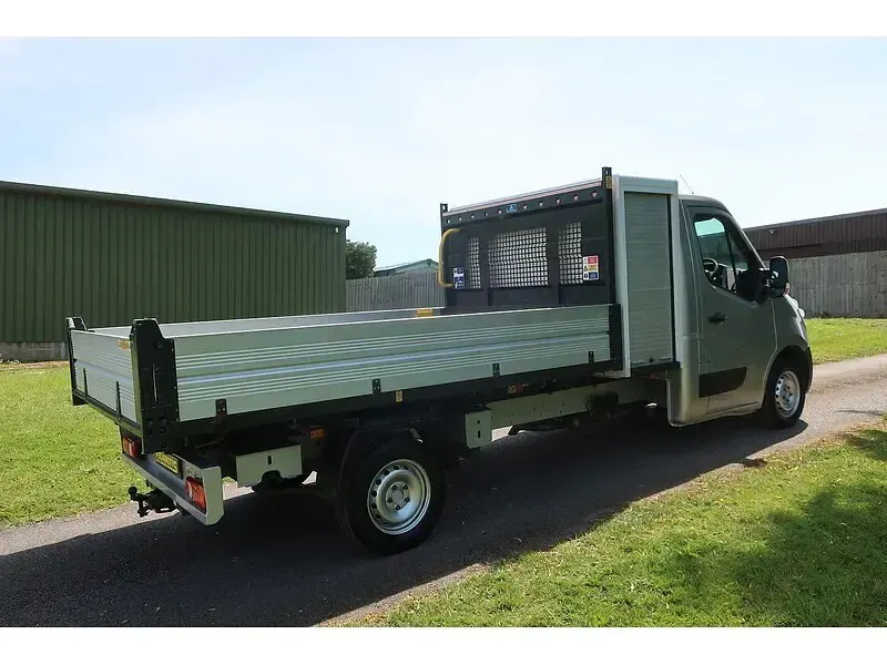 Used Vauxhall Movano S 145 HP (106 kW) 2018 Silver MPV