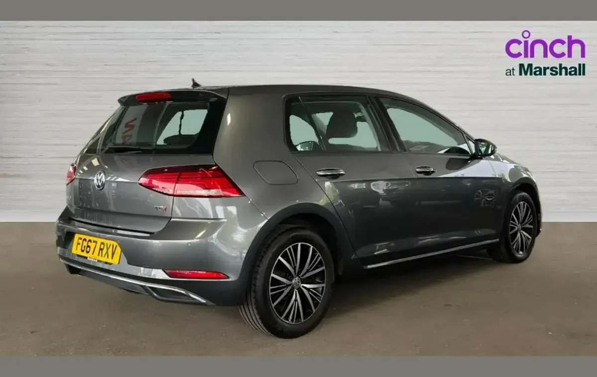 Used VW Golf VII SE 123 HP (90 kW) 2017 Grey Hatchback