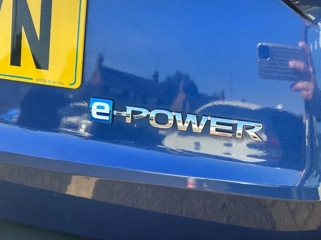 Used Nissan X-Trail N-Connecta 213 HP (156 kW) 2023 2t electric blue/black SUV