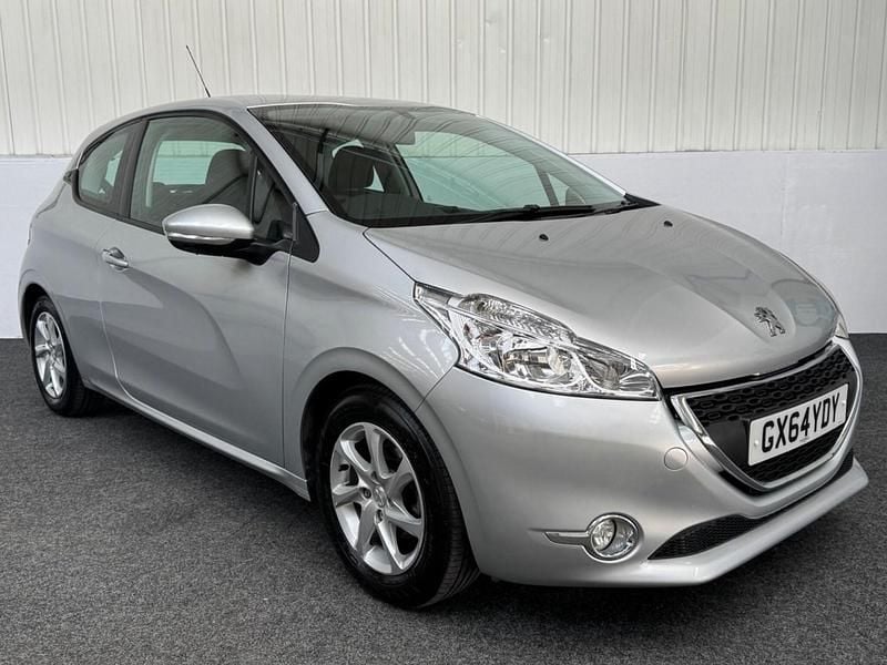 Used Peugeot 208 Active 68 HP (50 kW) 2014 Silver Hatchback