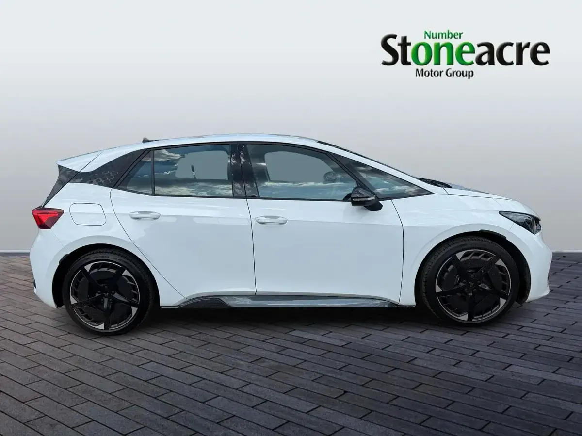 Used Cupra Born e-Boost 169 kW (231 HP) 2025 White Hatchback