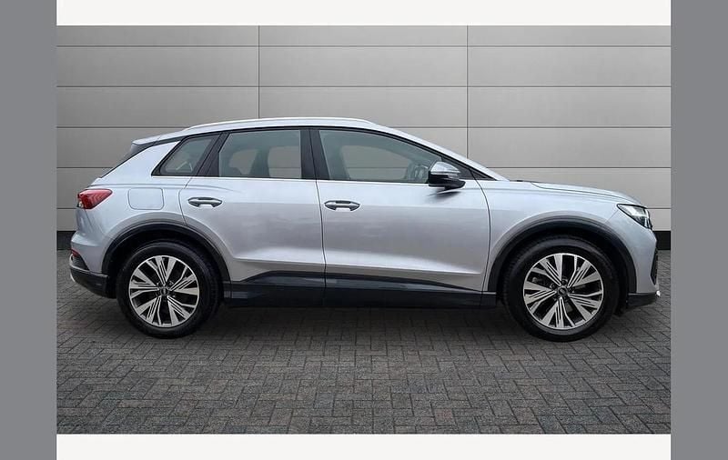 Used Audi Q4 e-tron Sport 219 kW (299 HP) 2022 Silver SUV