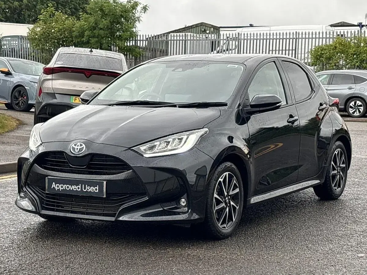 Used Toyota Yaris Design 116 HP (85 kW) 2023 Black Hatchback