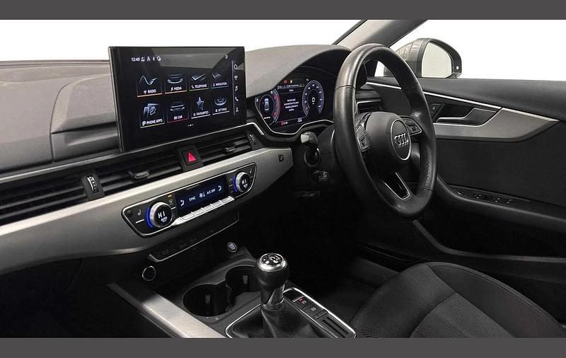 Used Audi A4 Comfort 147 HP (108 kW) 2022 Grey Sedan