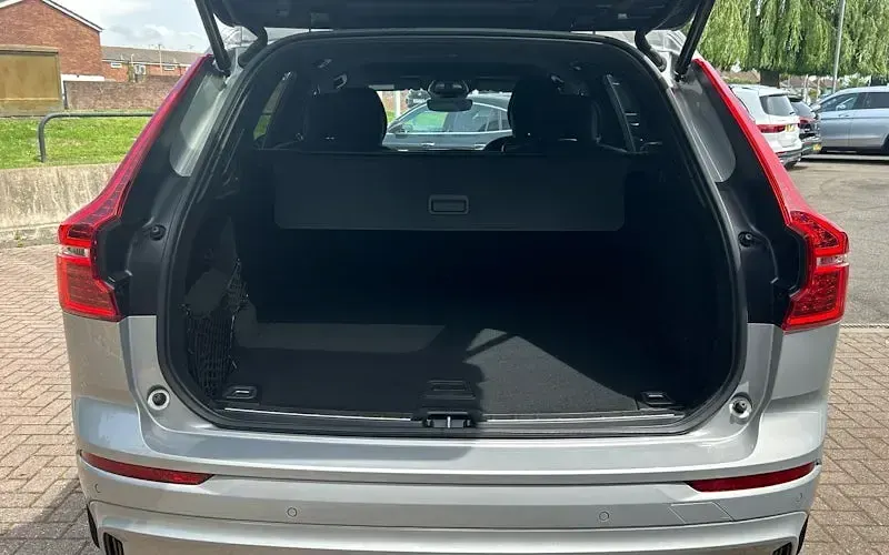 Used Volvo XC60 Plus 197 HP (144 kW) 2023 Silver SUV