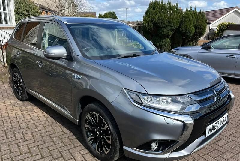 Used Mitsubishi Outlander P-HEV 200 HP (147 kW) 2018 Grey Estate