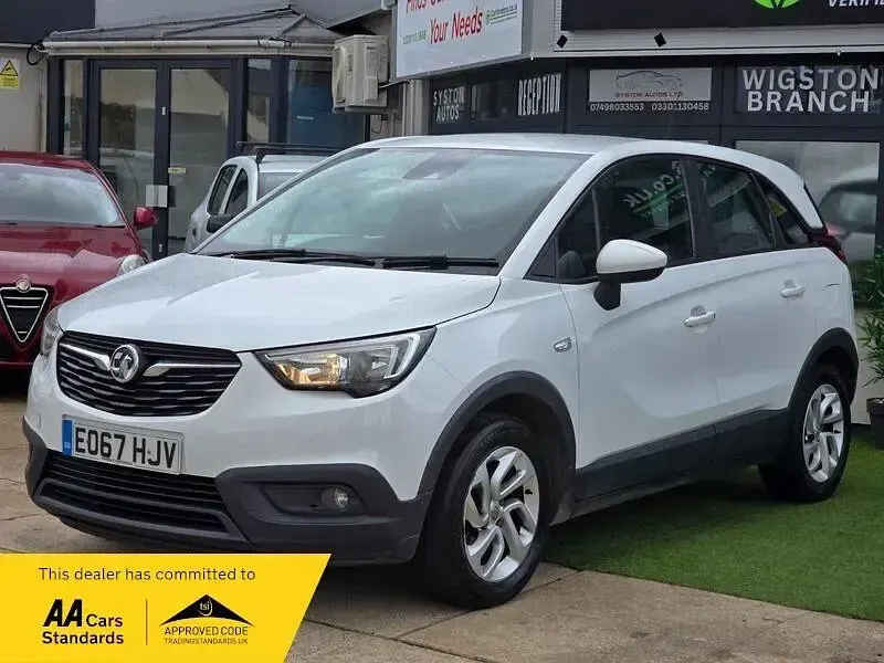 Used Vauxhall Crossland X 81 HP (59 kW) 2017 White SUV
