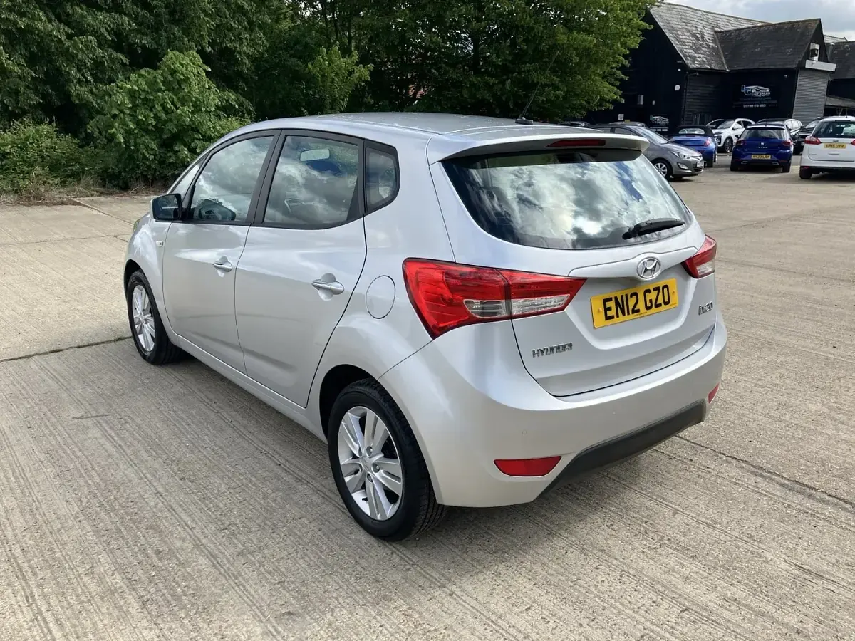 Used Hyundai ix20 Active 90 HP (66 kW) 2012 Silver Hatchback