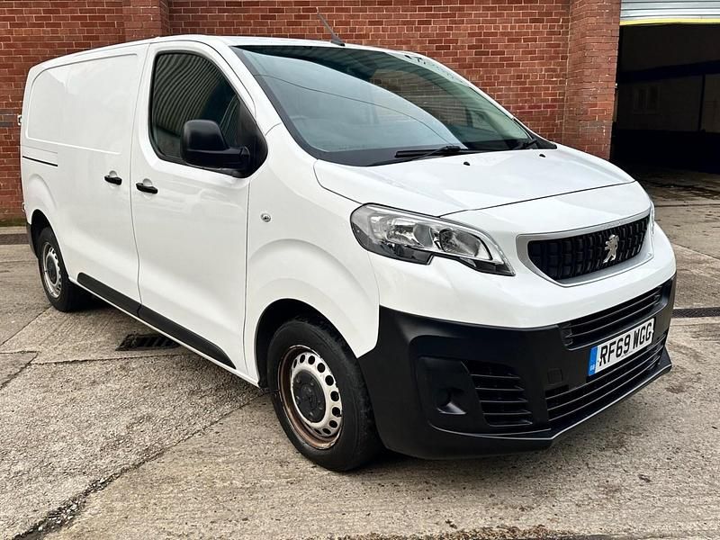 White Used 2020 Peugeot Expert S Van | £7,195 (Fair price) - Image 1/3