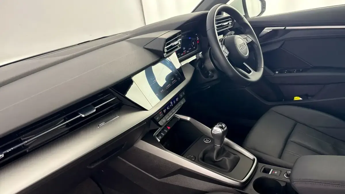 Second-hand Audi A3 Sportback Sport 150 CP (110 kW) 2022 Alb Hatchback