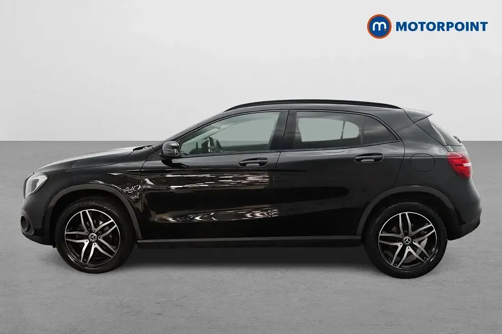Used Mercedes GLA180 Urban 122 HP (89 kW) 2019 Black SUV