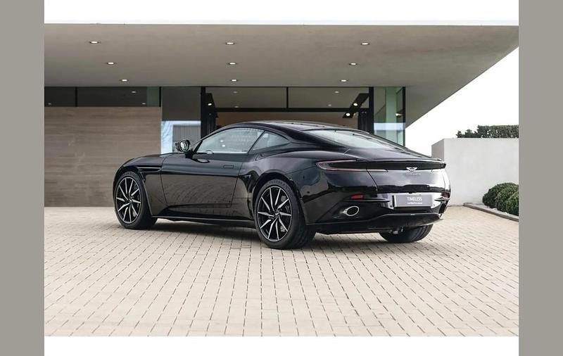 Usado Aston Martin DB11 502 CV (369 kW) 2018 Negro Coupe