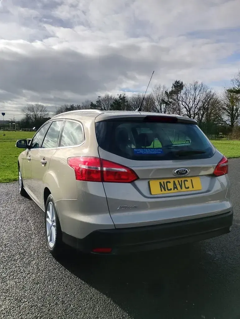 Second-hand Ford Focus Zetec 115 CP (84 kW) 2015 Argintiu Break