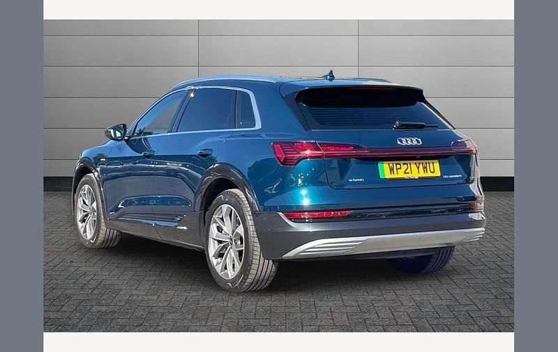 Usado Audi e-tron Advanced 230 kW (313 HP) 2021 Azul SUV
