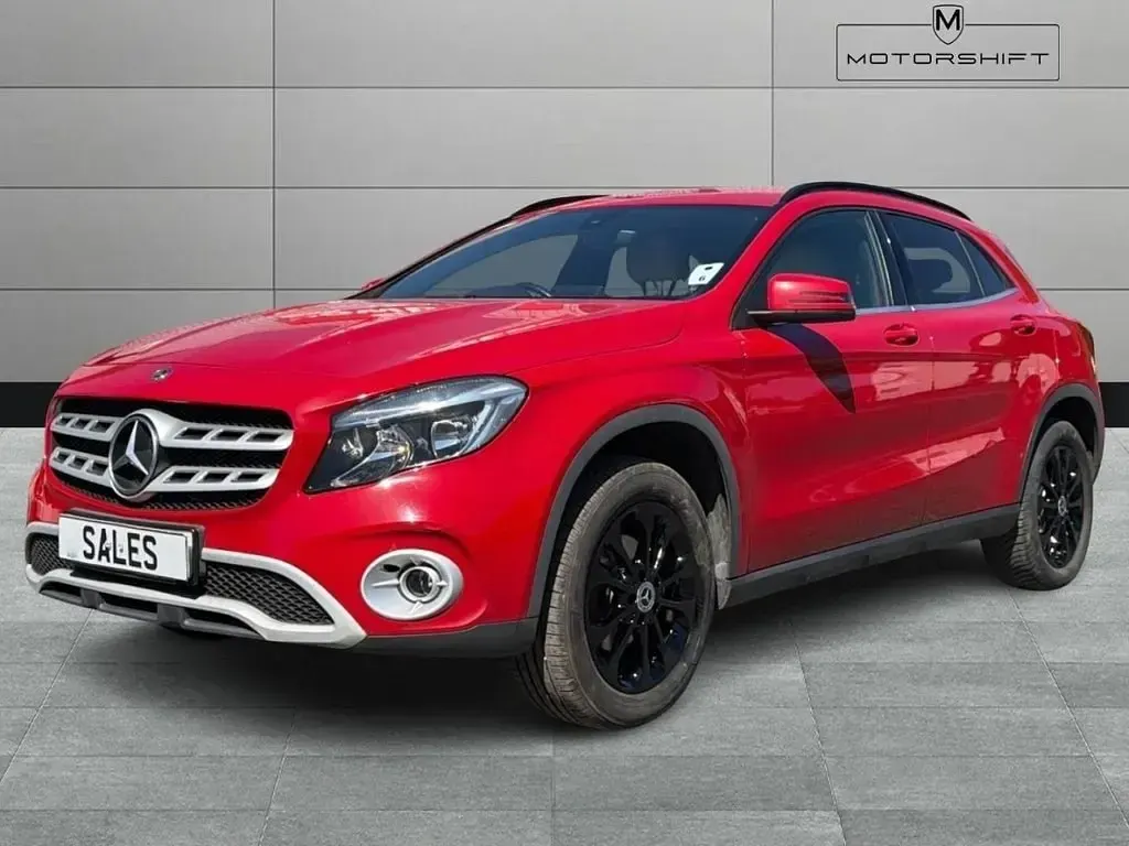 Used Mercedes GLA200 SE 156 HP (114 kW) 2018 Red SUV