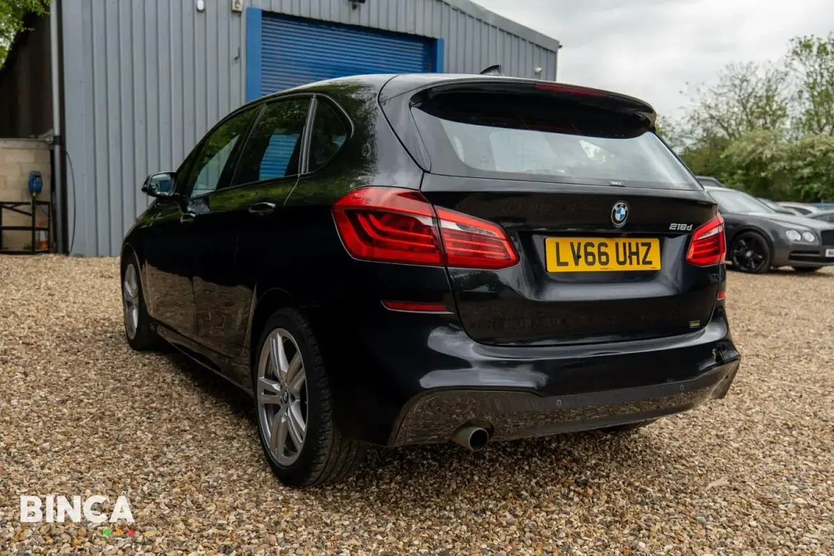 Usado BMW 218 M Sport 150 CV (110 kW) 2016 Negro Utilitario