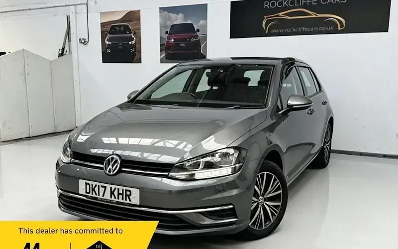 Used VW Golf VII SE 110 HP (80 kW) 2017 Hatchback