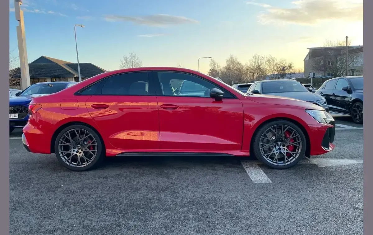 Usado Audi RS3 Comfort 394 HP (289 kW) 2026 Vermelho Sedan