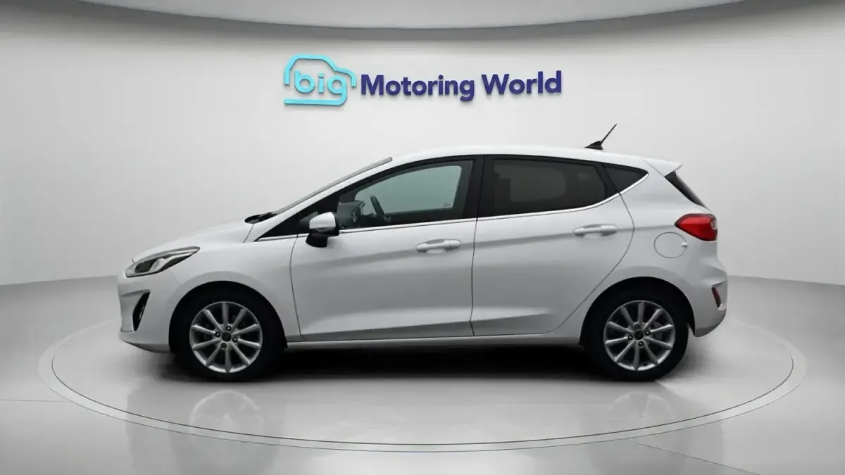 Used Ford Fiesta Titanium 125 HP (91 kW) 2020 White Hatchback