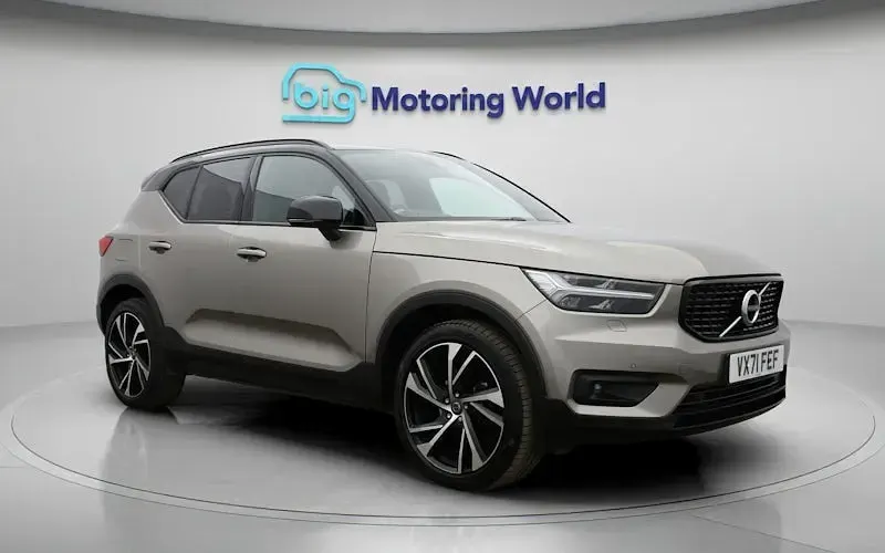 Usado Volvo XC40 R-Design Pro 163 CV (119 kW) 2021 Gris SUV