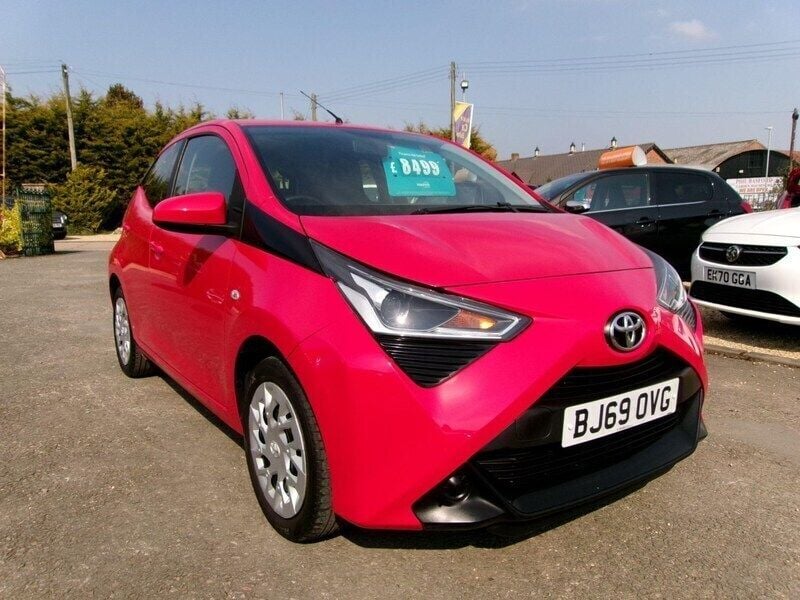 Red Used 2019 Toyota Aygo X-play Hatchback | £8,499 (Fair price) - Image 1/4