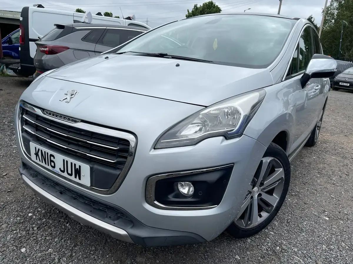 Used Peugeot 3008 Allure 120 HP (88 kW) 2016 Silver Hatchback