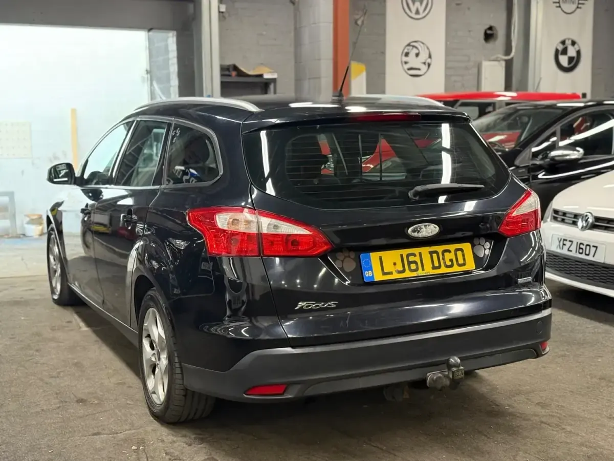 Usado Ford Focus S 115 HP (84 kW) 2011 Preto Carrinha