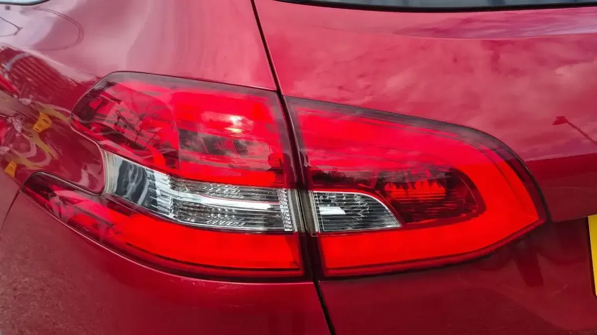 Used Peugeot 308 SW Allure 129 HP (94 kW) 2021 Red Estate