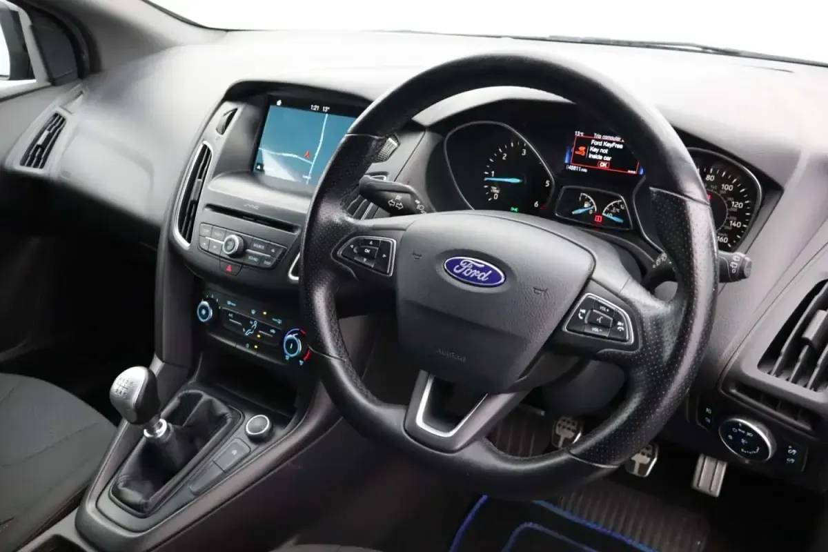 Usado Ford Focus ST-Line 120 HP (88 kW) 2018 Preto Citadino