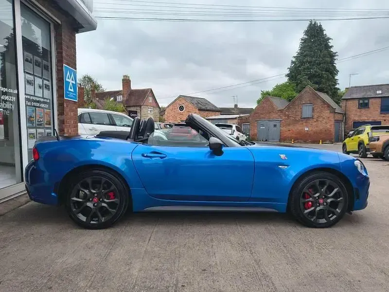 Used Abarth 124 Spider 170 HP (125 kW) 2016 Blue Cabriolet