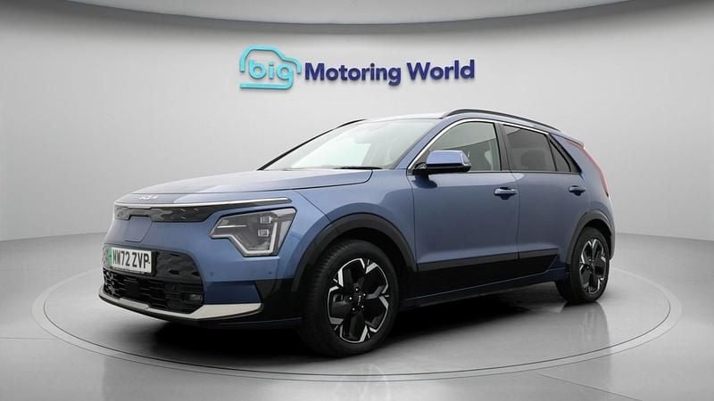 Used Kia e-Niro 147 kW (201 HP) 2022 Blue SUV