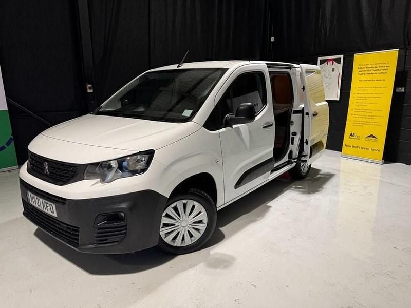 Used Peugeot Partner 2021 White MPV