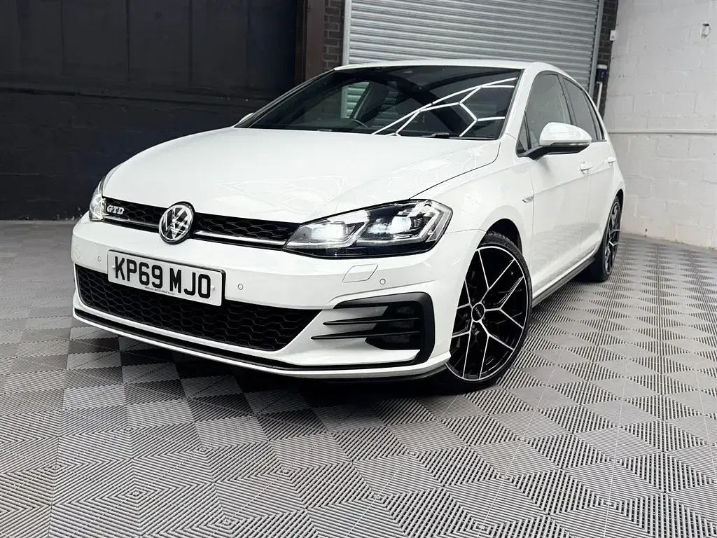 Used VW Golf VII GTD 184 HP (135 kW) 2019 White Hatchback