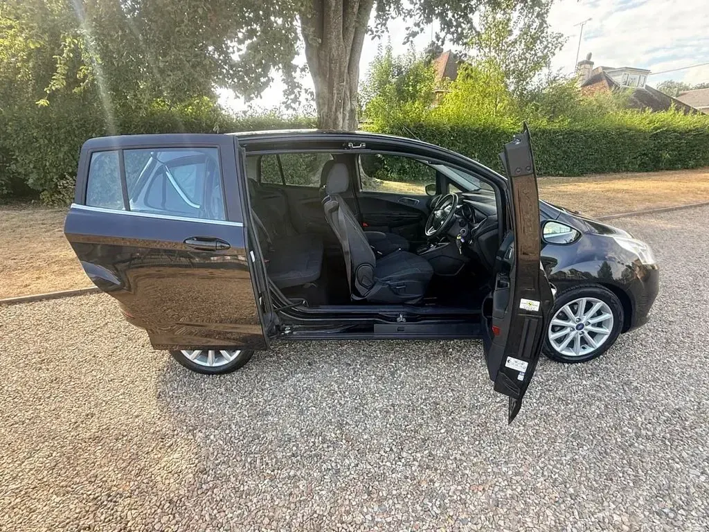 Used Ford B-MAX Titanium 105 HP (77 kW) 2015 Black MPV