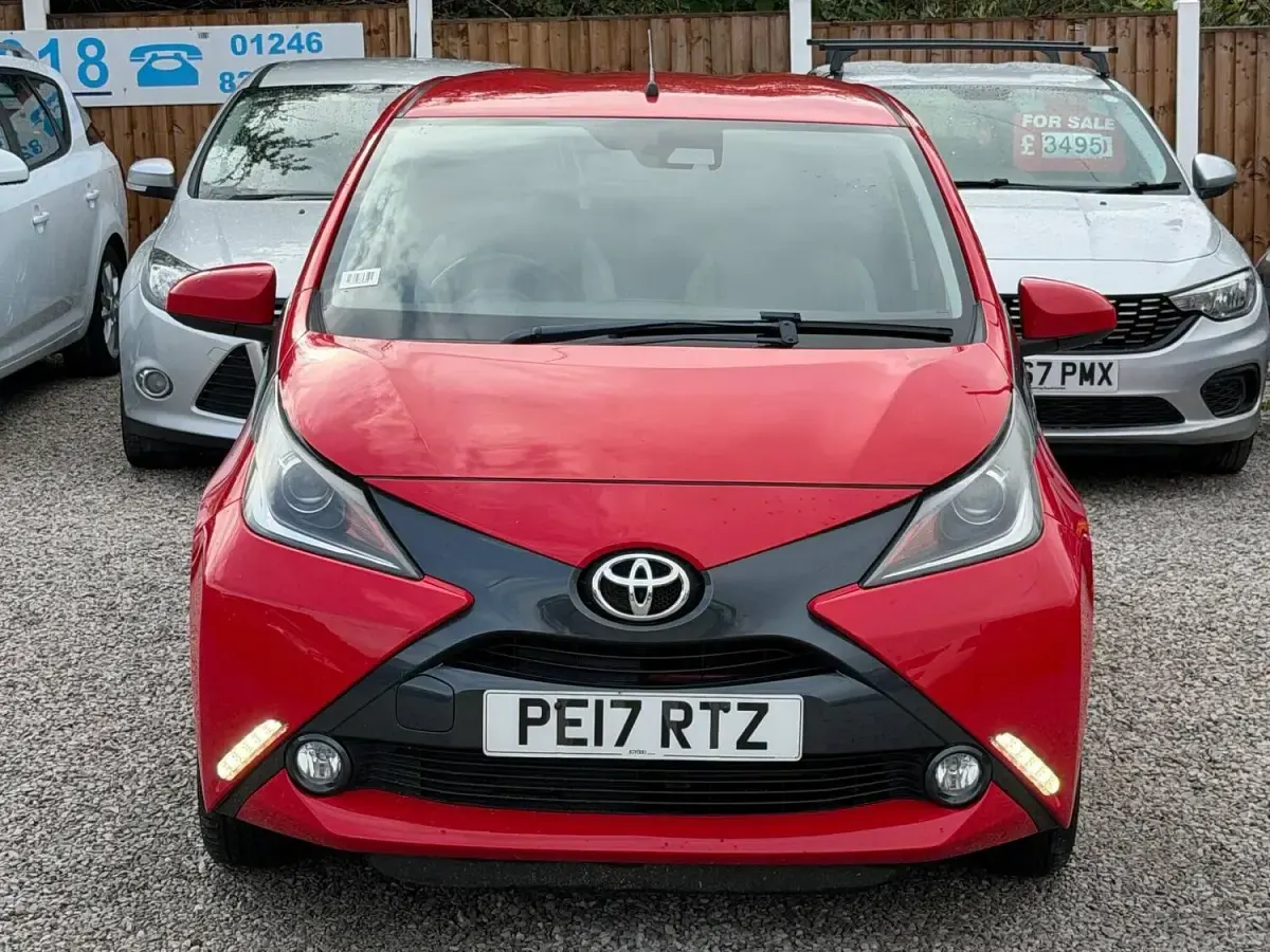 Used Toyota Aygo x-style 69 HP (50 kW) 2017 Red Hatchback