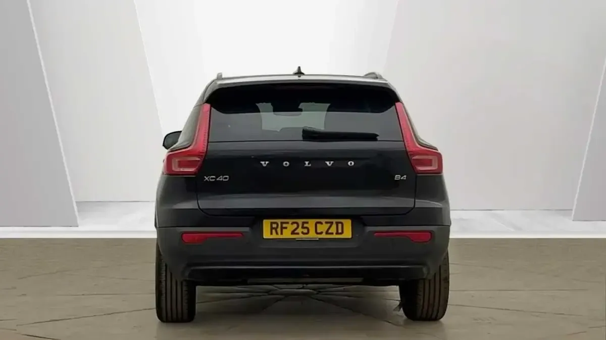 Used Volvo XC40 Plus 194 HP (142 kW) 2025 Black SUV