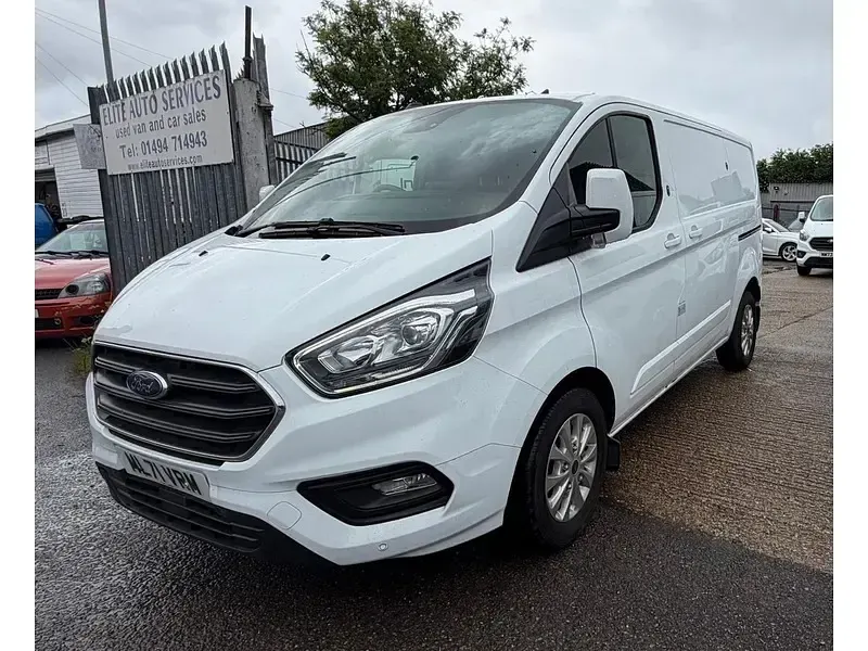 Used Ford Transit Custom Limited 130 HP (95 kW) 2021 White Van