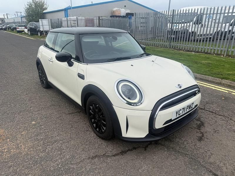 Używany Mini Cooper Classic 2021 Biały Hatchback