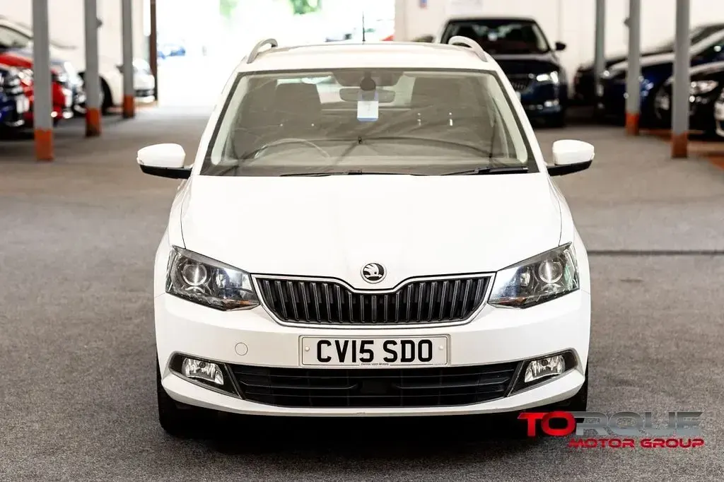 Used Skoda Fabia SE L 110 HP (80 kW) 2015 White Estate