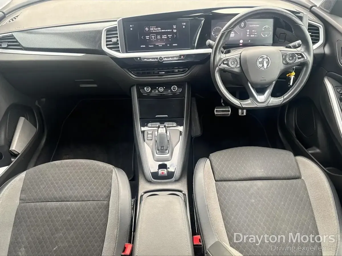 Second-hand Vauxhall Grandland X GS Line 130 CP (95 kW) 2022 Negru SUV