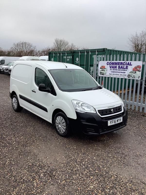 White Used 2016 Peugeot Partner S MPV | £3,200 (Super price) - Image 1/4