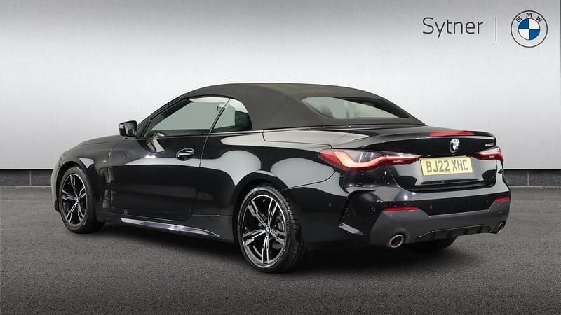 Usado BMW 420 M Sport 181 HP (133 kW) 2022 Preto Cabrios