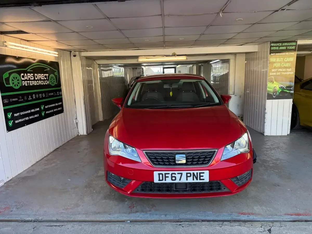 Used Seat Leon SE Dynamic 110 HP (80 kW) 2018 Red Hatchback