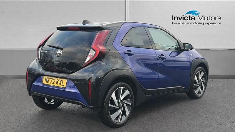 Used Toyota Aygo X 72 HP (52 kW) 2022 Juniper blue SUV