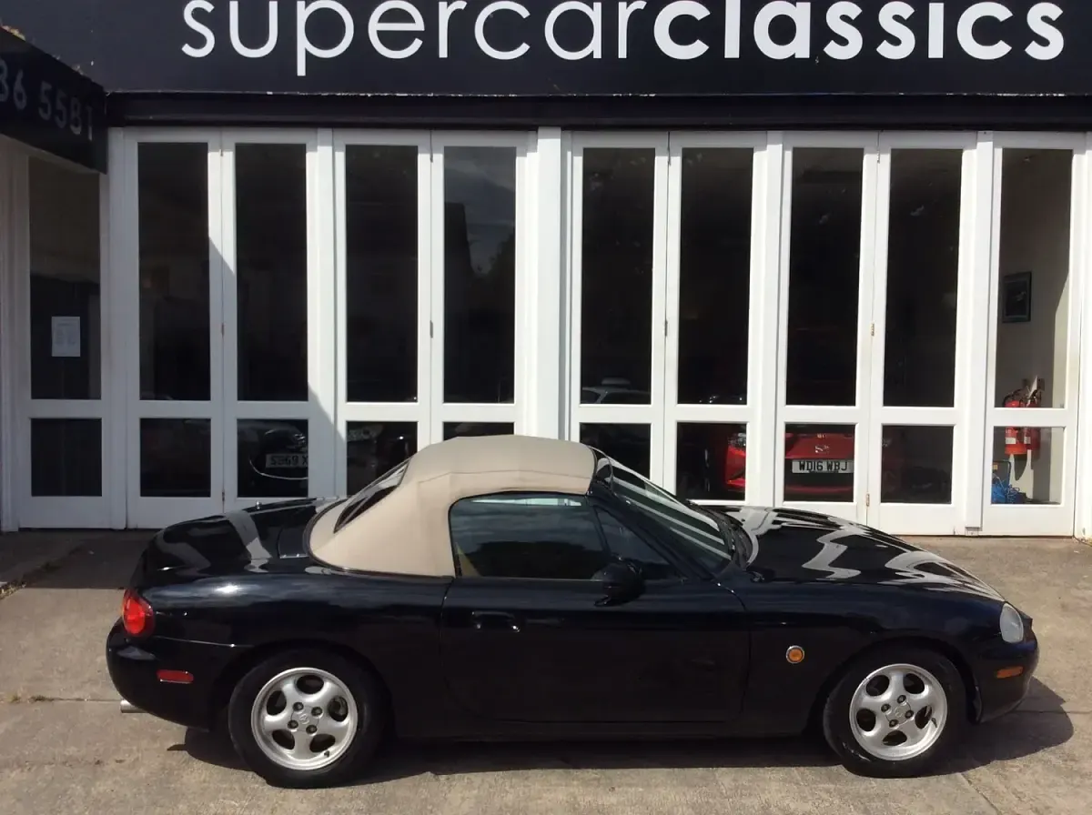 Used Mazda MX5 126 HP (92 kW) 2008 Black Cabriolet