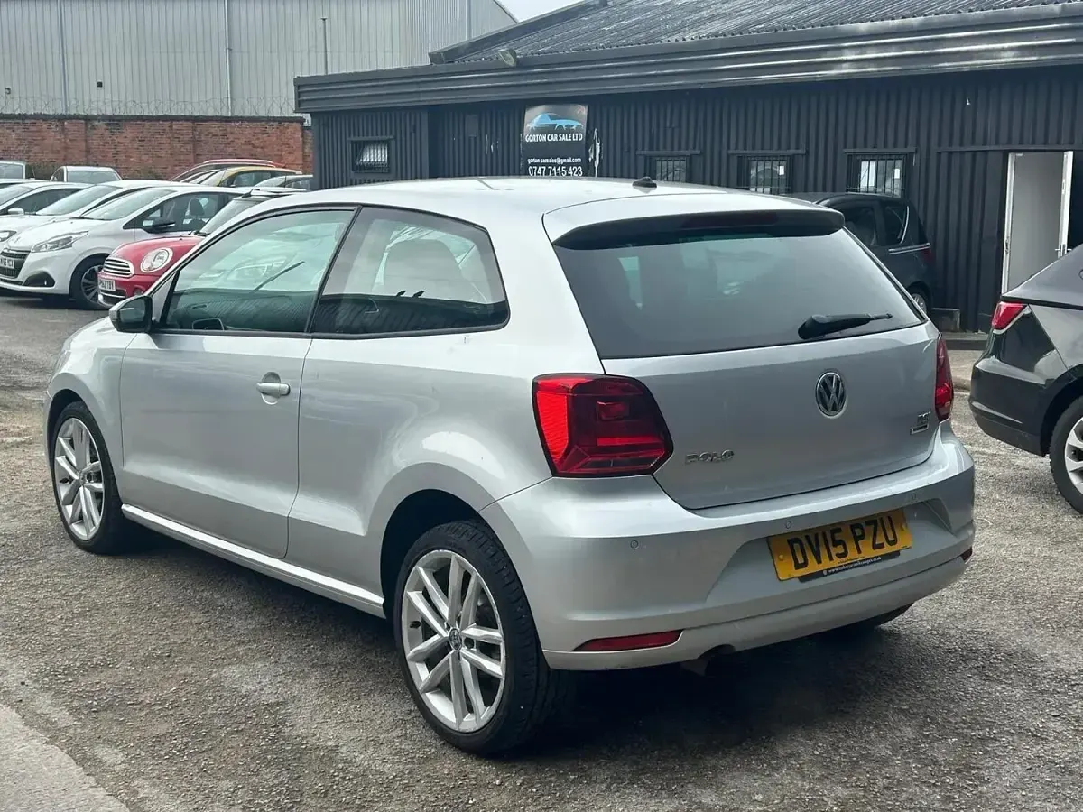 Used VW Polo SEL 110 HP (80 kW) 2015 Silver Hatchback