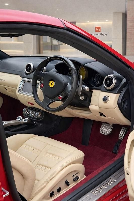 Used Ferrari California 453 HP (333 kW) 2009 Red Cabriolet
