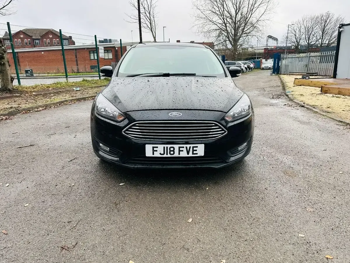 Used Ford Focus Zetec 125 HP (91 kW) 2018 Black Hatchback