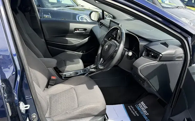 Used Toyota Corolla 122 HP (89 kW) 2021 Blue Estate